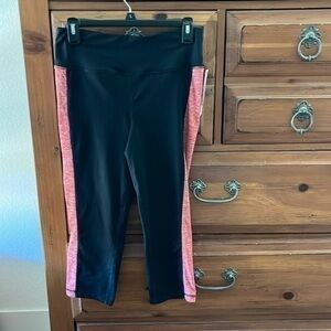 Ideology Women’s Black And Red Legging Capris Size Medium NWT
